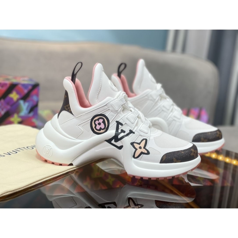 l**is V*t*n sneakers